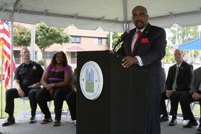 HUD Regional Administrato Antonio Riley